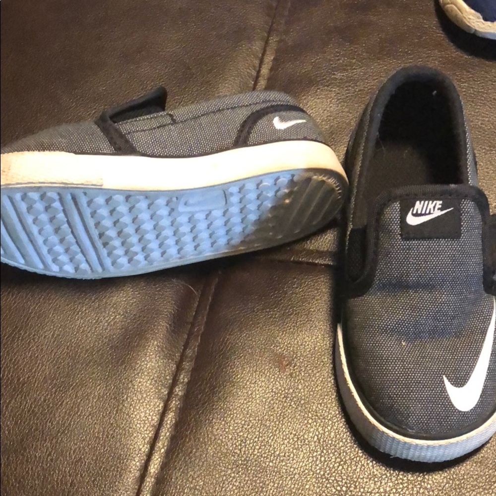 Toddler slip-on sneakers